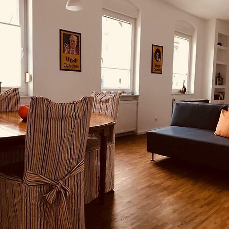 Modernes Apartment - Neustadt/Weinstrasse Stadt Neustadt an der Weinstraße エクステリア 写真